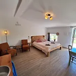Casa Dani Private Studio'S, Tomar Alojamento de Acomodação e Pequeno-almoço Carregueiros