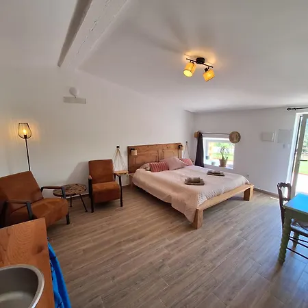 Casa Dani Studio's, Tomar Bed & Breakfast Carregueiros