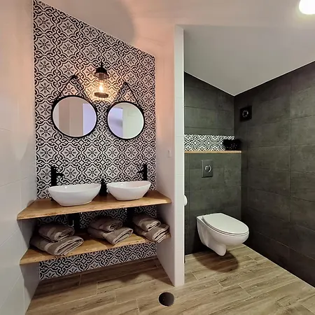 Casa Dani Private Studio's, Tomar Panzió 3*