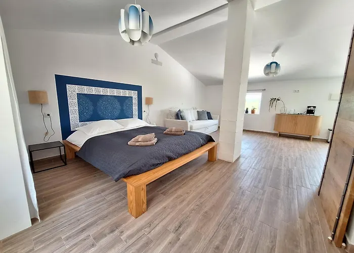 Casa Dani Studio's, Tomar Bed & Breakfast 3*