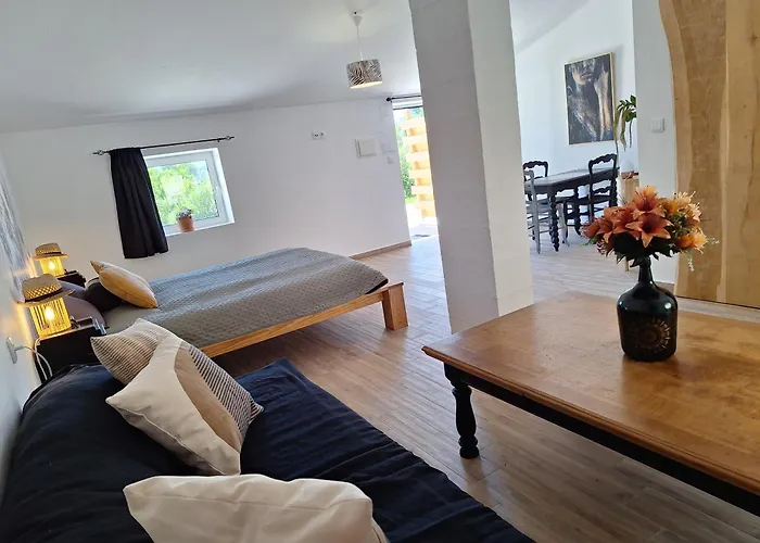 Casa Dani Studio's, Tomar Bed & Breakfast Carregueiros